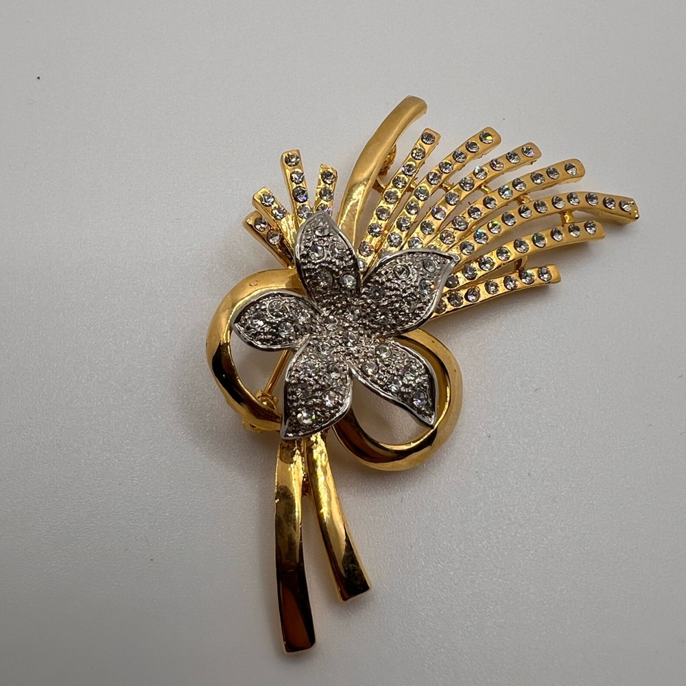 Vintage Flower Spray Brooch Gold Silver Fiery Sparkle Rhinestone Unsigned Beauty